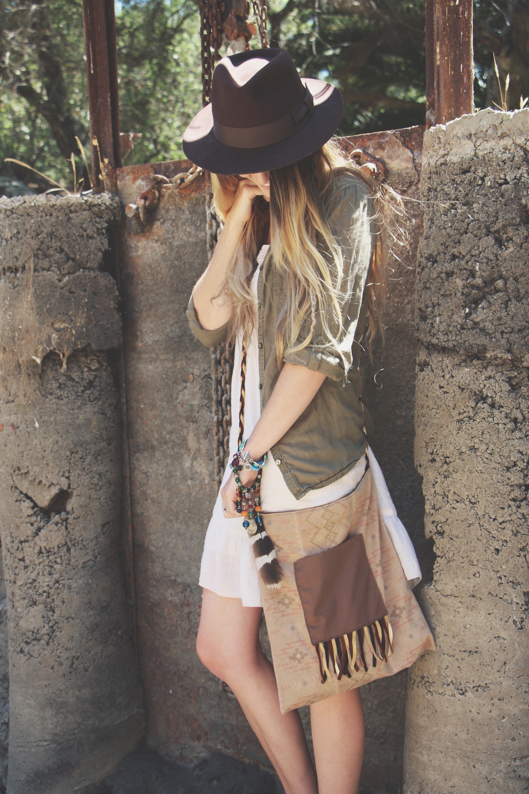 aztec print and braided leather bag. fedora hat free people street style ombre hairstyle&nbsp;